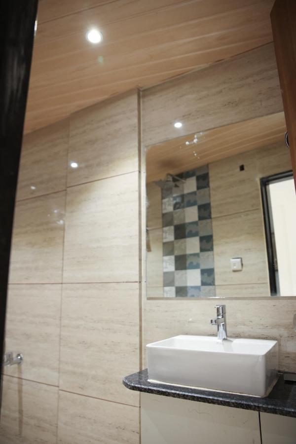 Lords Eco Inn, Ambaji Екстериор снимка