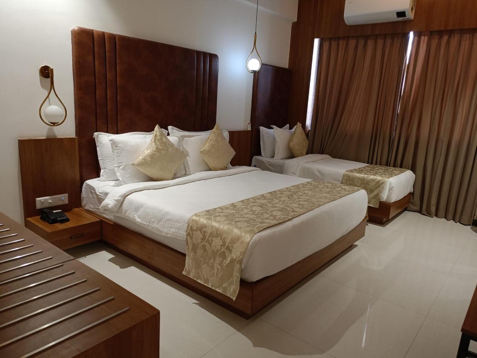 Lords Eco Inn, Ambaji Екстериор снимка