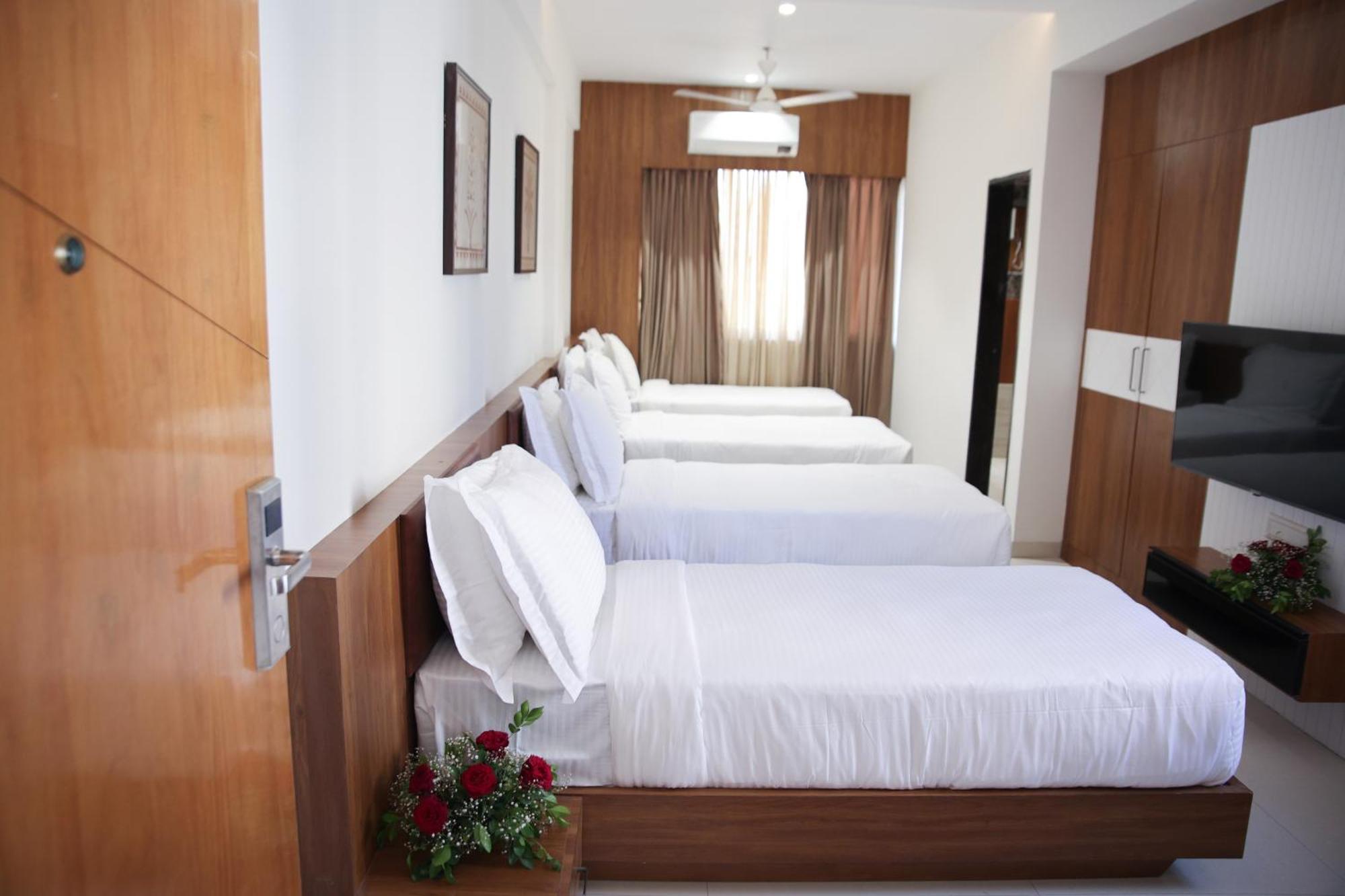 Lords Eco Inn, Ambaji Екстериор снимка